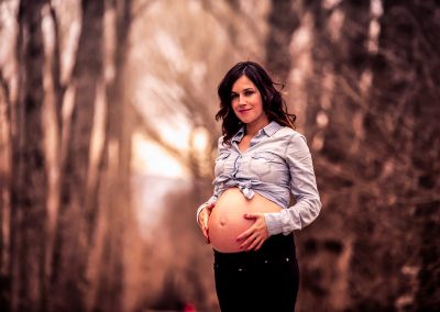 Fotografia de embarazo, sesiones fotograficas de familia, reportaje de pre-mama en Rascafria